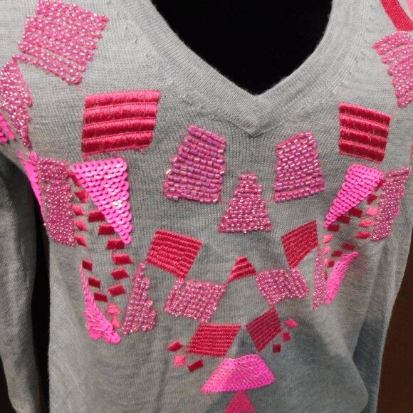 Trina Turk L Heather Gray V-Neck Sweater Beaded Embroidered Beautiful!! - Picture 3 of 4